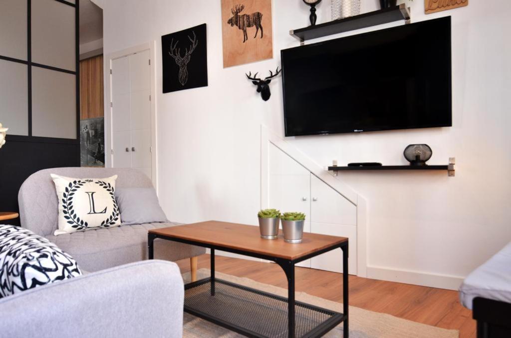 Luna'S Home. Precioso Loft En Больюльос-Пар-дель-Кондадо Экстерьер фото